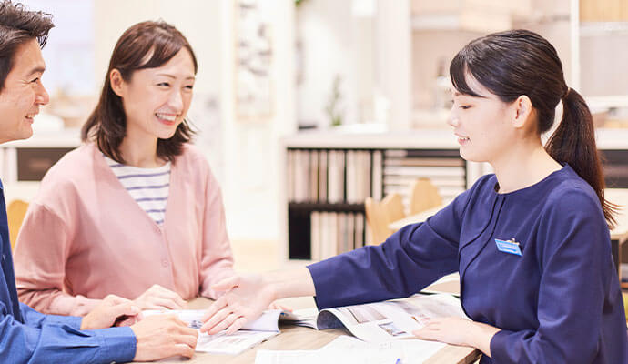 店員さんの画像